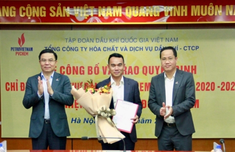 PVChem công bố và trao Quyết định Phó Bí thư Đảng ủy, Tổng Giám đốc PVChem và Quyết định ủy quyền quản lý phần vốn góp của PVN tại PVChem ​​​​​​​